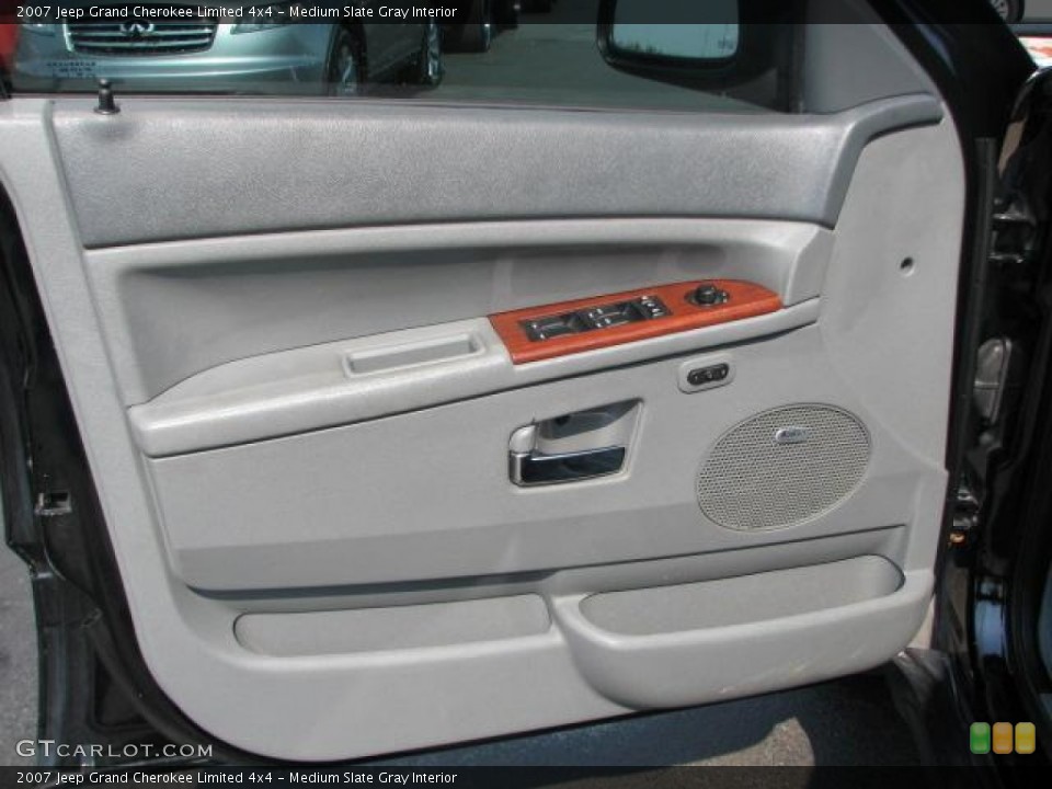 Medium Slate Gray Interior Door Panel for the 2007 Jeep Grand Cherokee Limited 4x4 #50710777