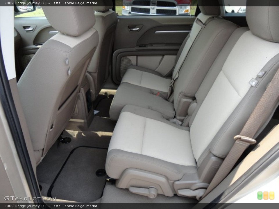 Pastel Pebble Beige Interior Photo for the 2009 Dodge Journey SXT #50724988