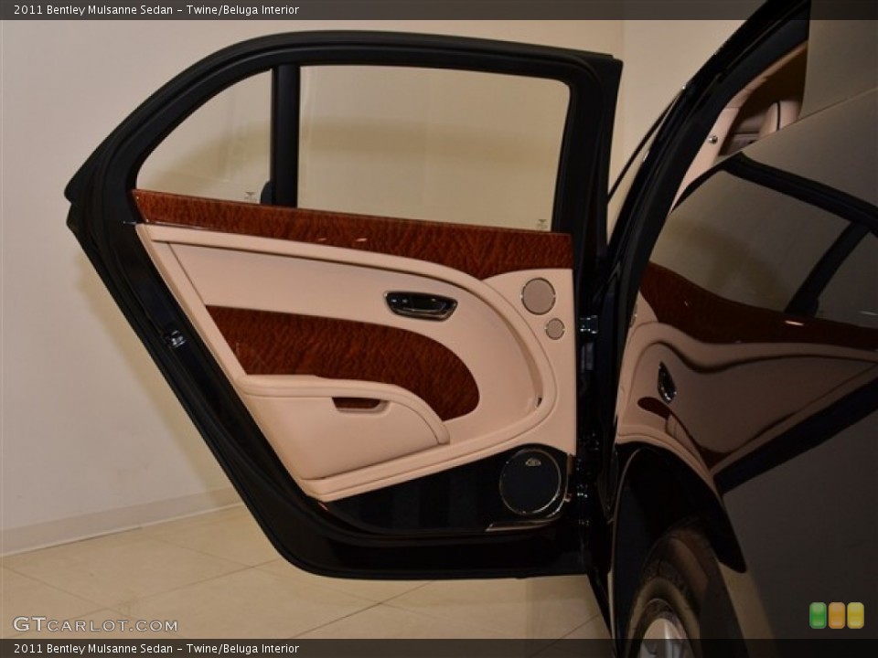 Twine/Beluga Interior Door Panel for the 2011 Bentley Mulsanne Sedan #50725158