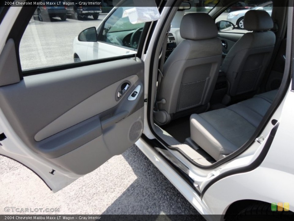 Gray Interior Photo for the 2004 Chevrolet Malibu Maxx LT Wagon #50728938
