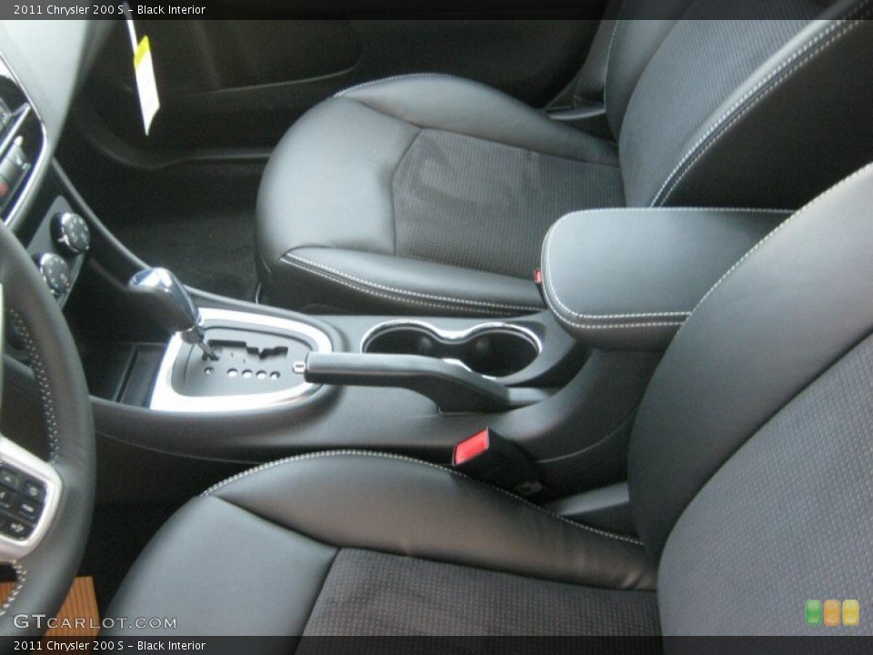 Black Interior Photo for the 2011 Chrysler 200 S #50732049