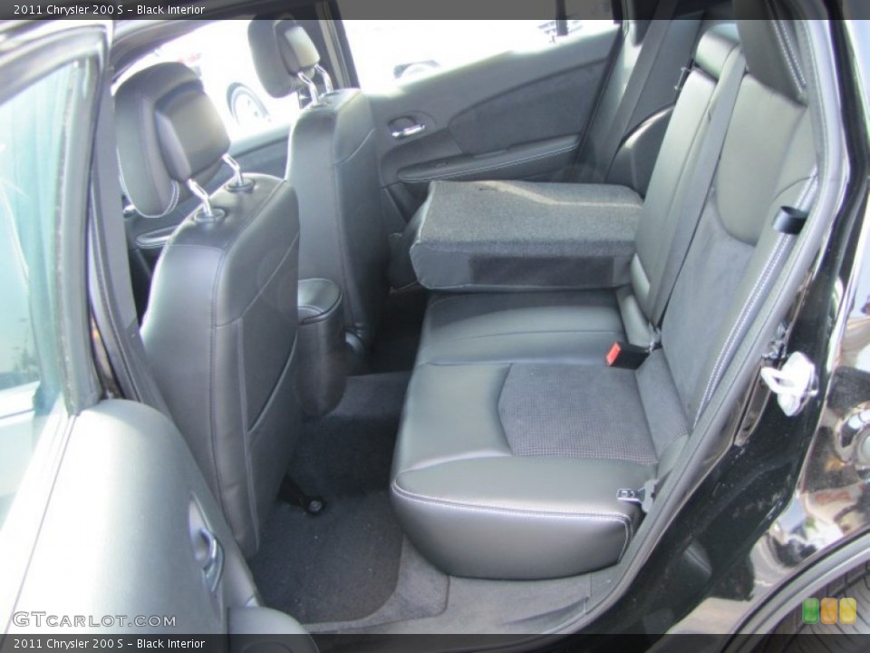 Black Interior Photo for the 2011 Chrysler 200 S #50733498