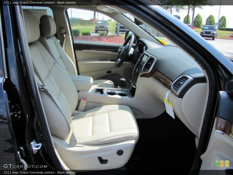 Black Interior Photo for the 2011 Jeep Grand Cherokee Limited #50734854