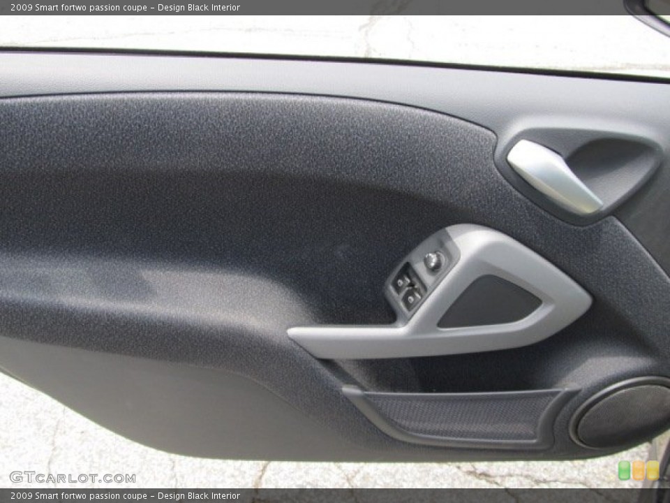 Design Black Interior Door Panel for the 2009 Smart fortwo passion coupe #50736567