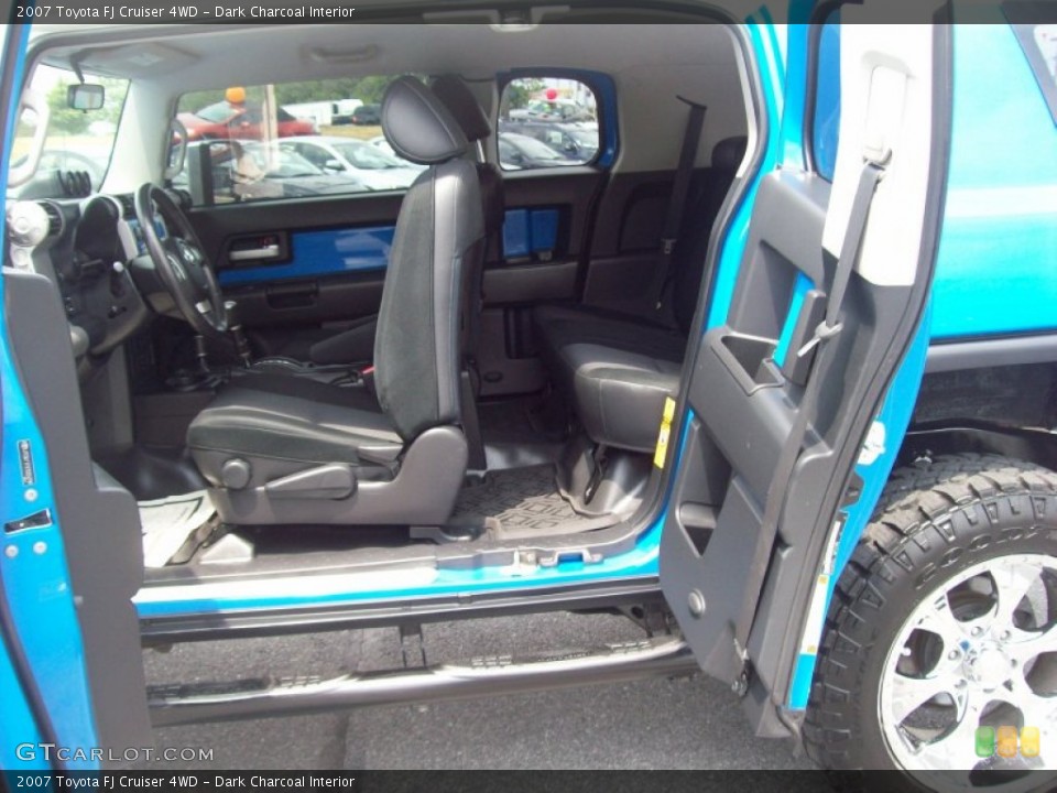 Dark Charcoal Interior Photo for the 2007 Toyota FJ Cruiser 4WD #50739207