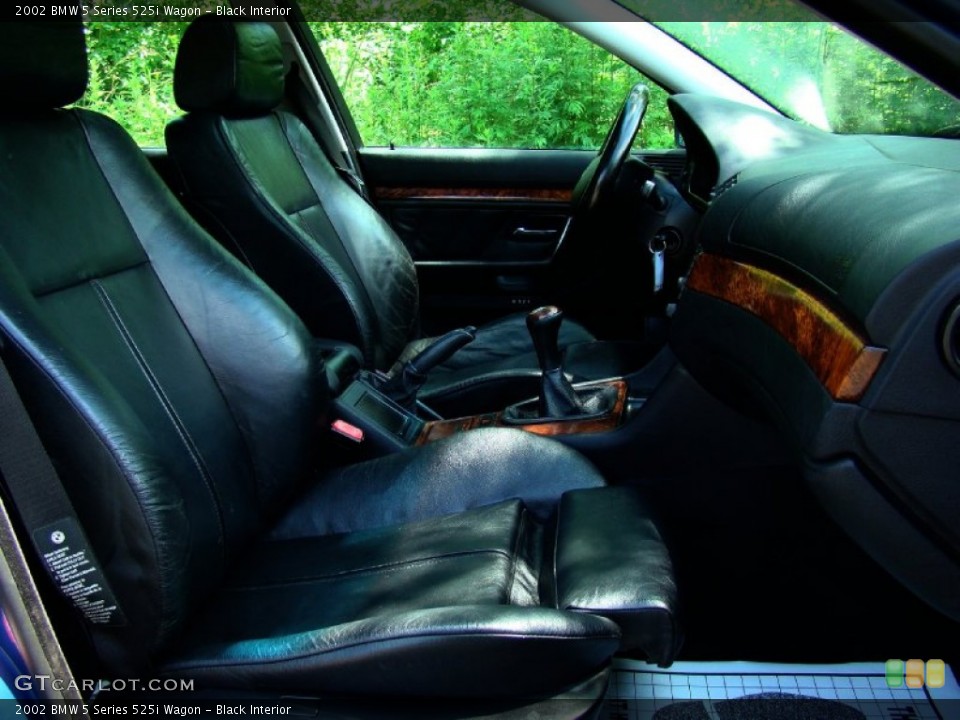 Black Interior Photo for the 2002 BMW 5 Series 525i Wagon #50747334