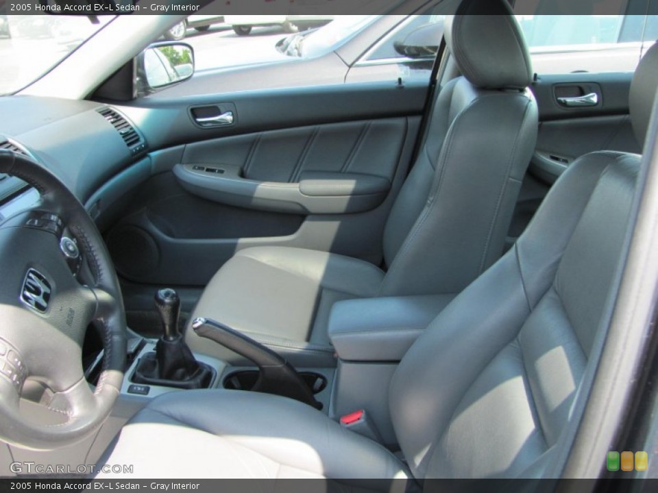 Gray Interior Photo for the 2005 Honda Accord EX-L Sedan #50749857