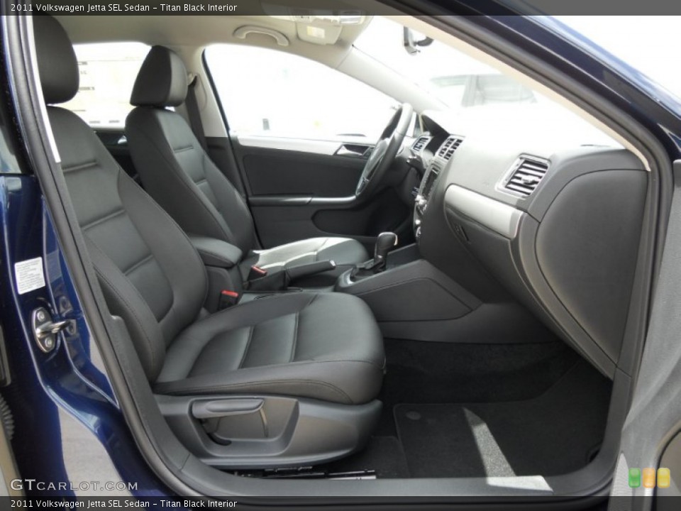 Titan Black Interior Photo for the 2011 Volkswagen Jetta SEL Sedan #50753414