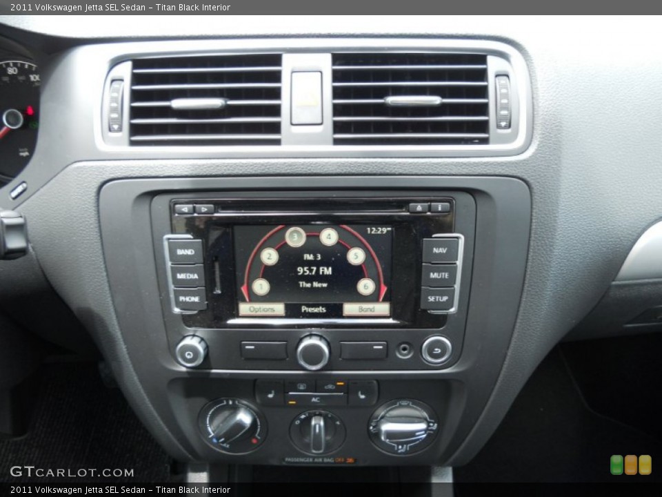 Titan Black Interior Controls for the 2011 Volkswagen Jetta SEL Sedan #50753472