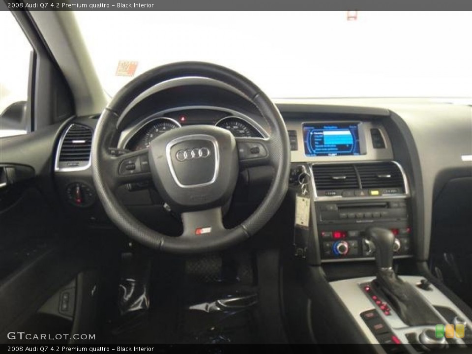 Black Interior Dashboard for the 2008 Audi Q7 4.2 Premium quattro #50754903