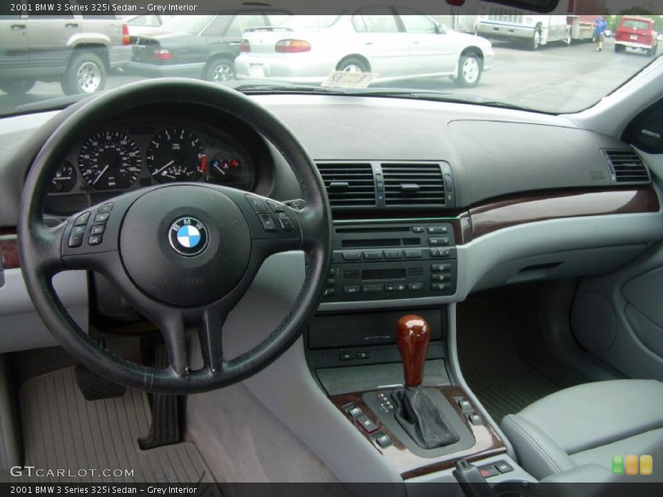 Grey Interior Dashboard for the 2001 BMW 3 Series 325i Sedan #50757684