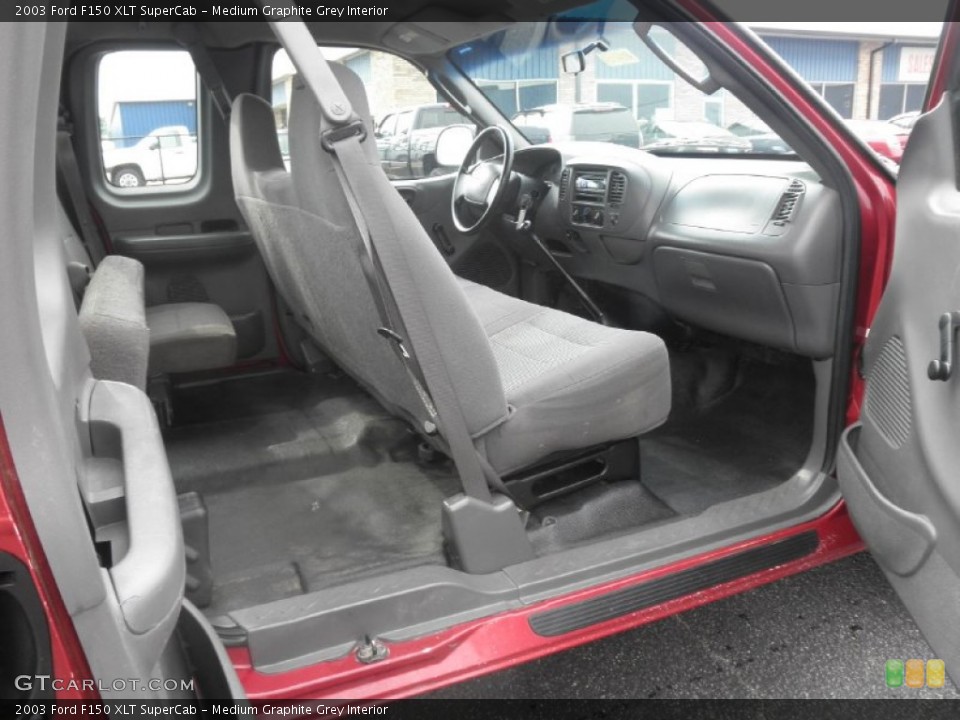 Medium Graphite Grey Interior Photo for the 2003 Ford F150 XLT SuperCab #50758782