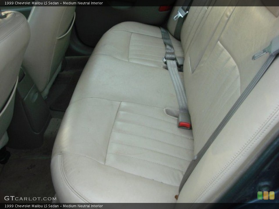 Medium Neutral Interior Photo for the 1999 Chevrolet Malibu LS Sedan #50760387