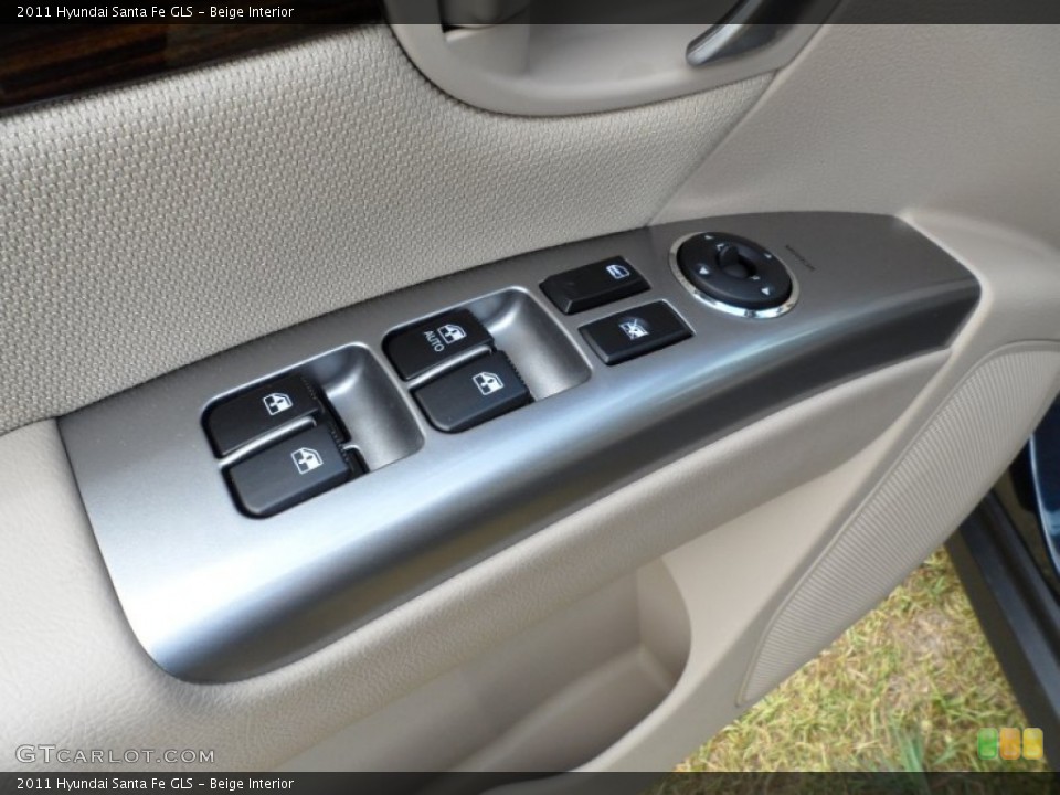 Beige Interior Controls for the 2011 Hyundai Santa Fe GLS #50761470