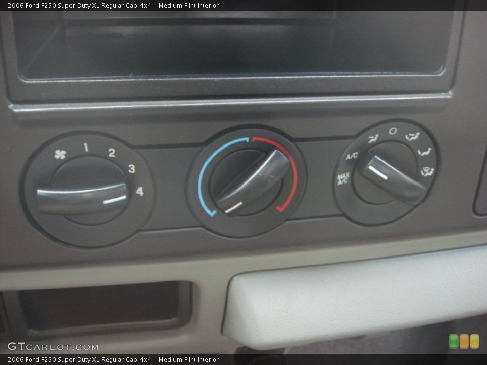 Medium Flint Interior Controls for the 2006 Ford F250 Super Duty XL Regular Cab 4x4 #50761785