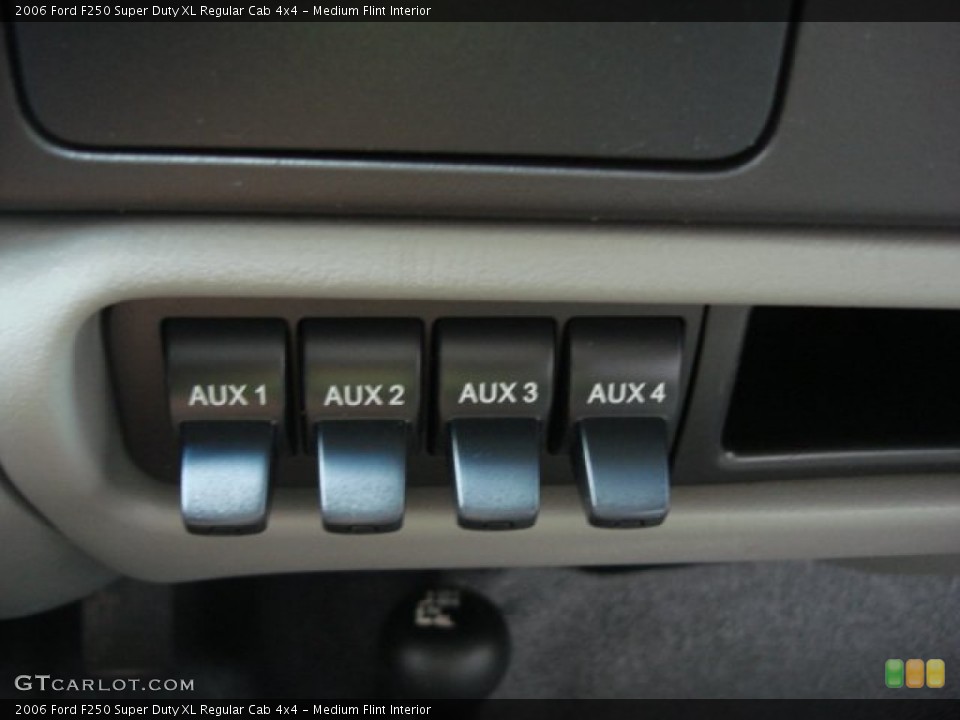 Medium Flint Interior Controls for the 2006 Ford F250 Super Duty XL Regular Cab 4x4 #50761797