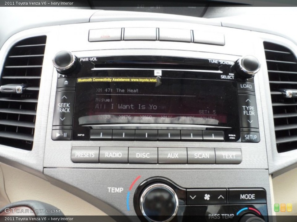 Ivory Interior Controls for the 2011 Toyota Venza V6 #50763327