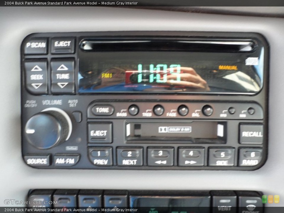 Medium Gray Interior Controls for the 2004 Buick Park Avenue  #50766747