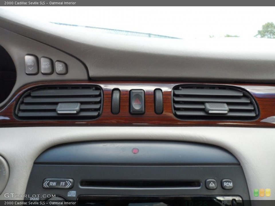 Oatmeal Interior Controls for the 2000 Cadillac Seville SLS #50768091