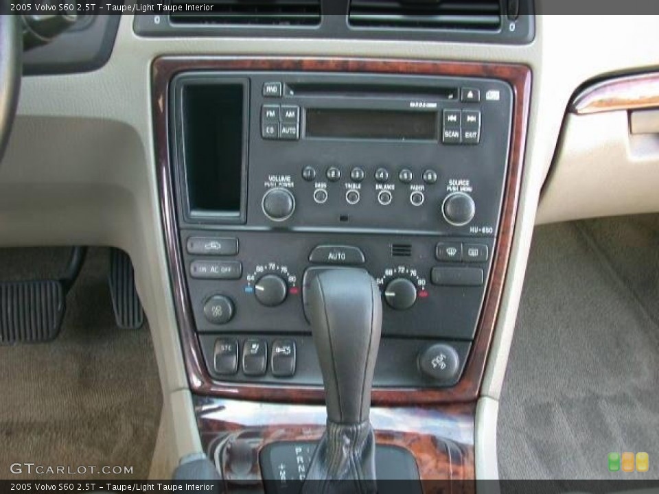 Taupe/Light Taupe Interior Photo for the 2005 Volvo S60 2.5T #50769741