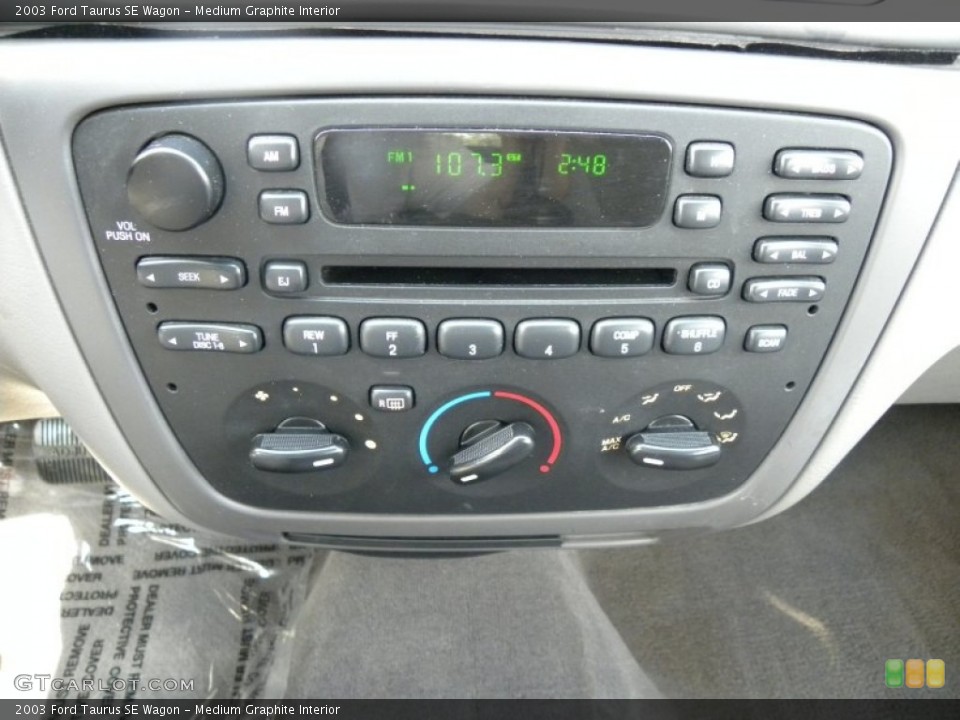 Medium Graphite Interior Controls for the 2003 Ford Taurus SE Wagon #50776596