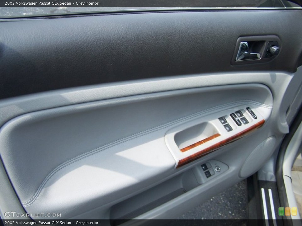 Grey Interior Door Panel for the 2002 Volkswagen Passat GLX Sedan #50776650