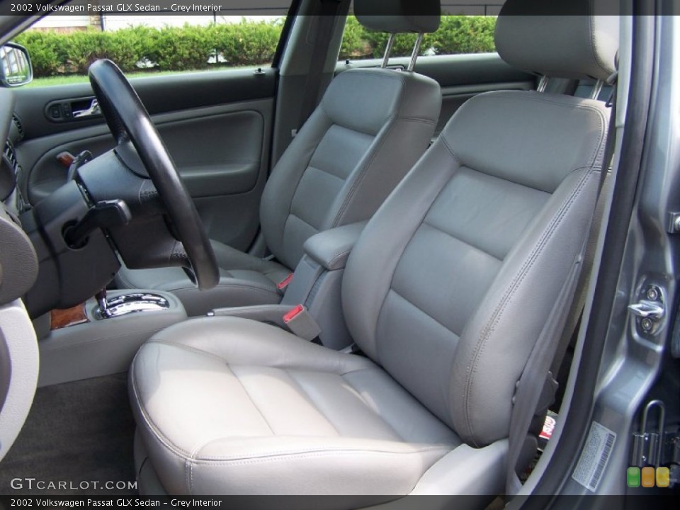 Grey Interior Photo for the 2002 Volkswagen Passat GLX Sedan #50776680
