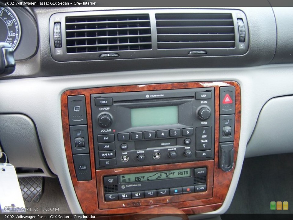 Grey Interior Controls for the 2002 Volkswagen Passat GLX Sedan #50776695