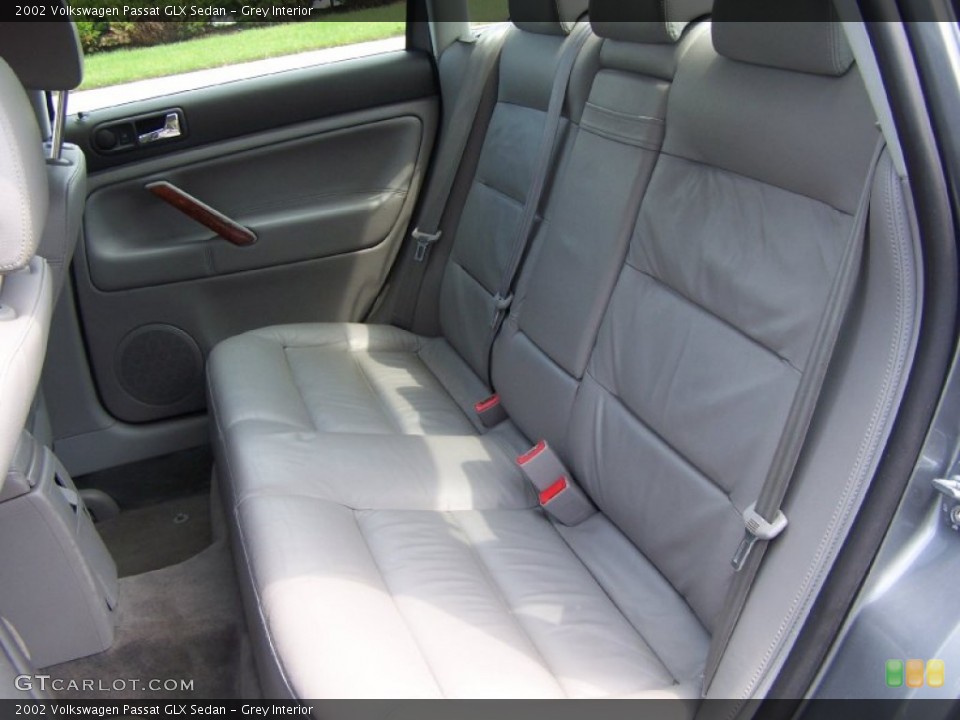 Grey Interior Photo for the 2002 Volkswagen Passat GLX Sedan #50776728