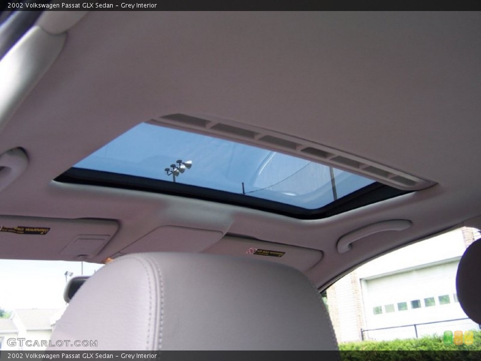 Grey Interior Sunroof for the 2002 Volkswagen Passat GLX Sedan #50776743