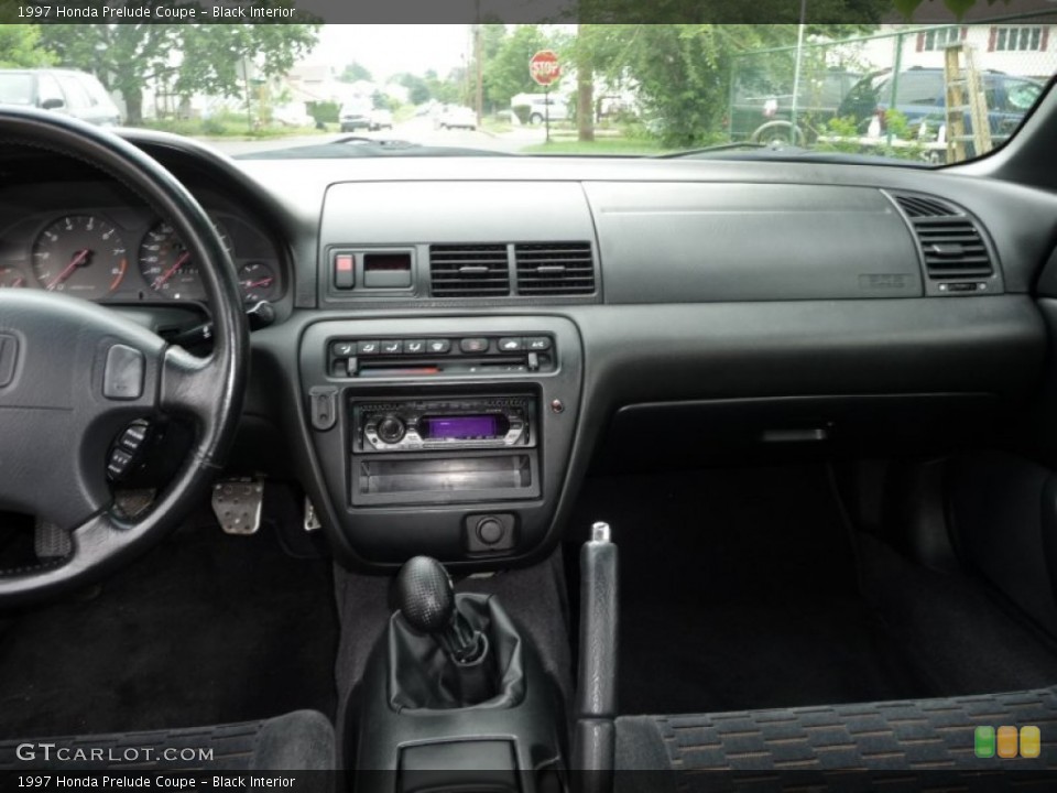 Black Interior Dashboard for the 1997 Honda Prelude Coupe #50784432