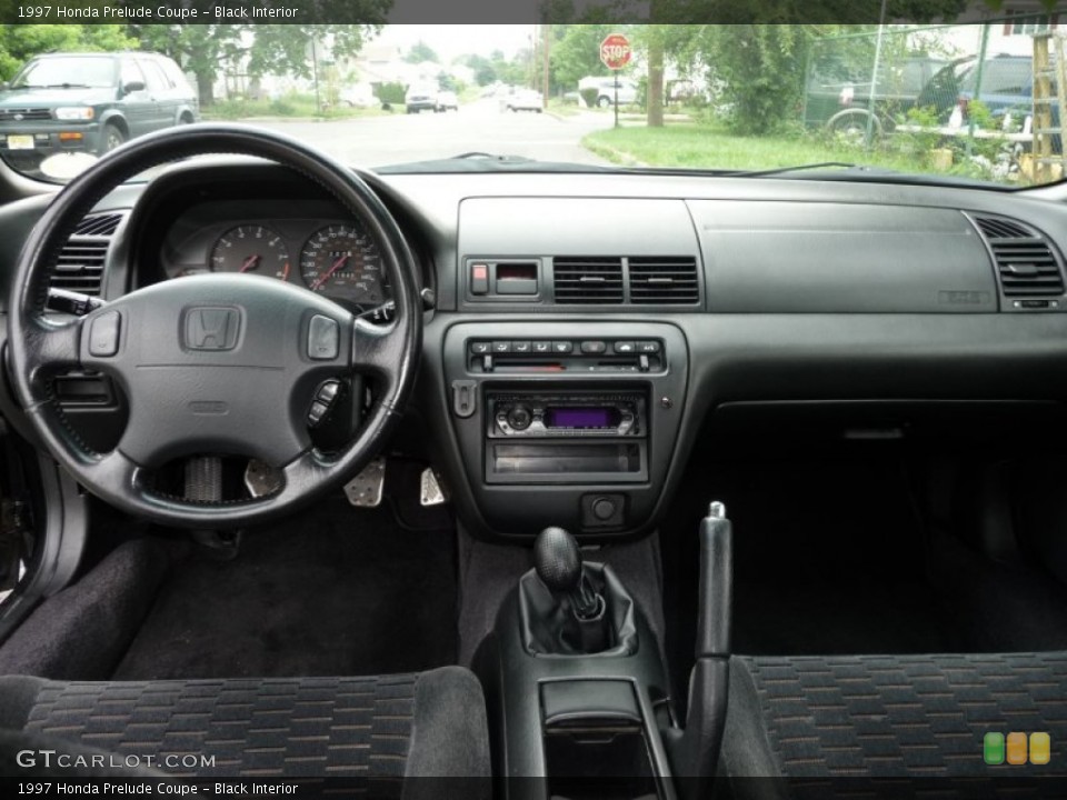 Black Interior Dashboard for the 1997 Honda Prelude Coupe #50784483
