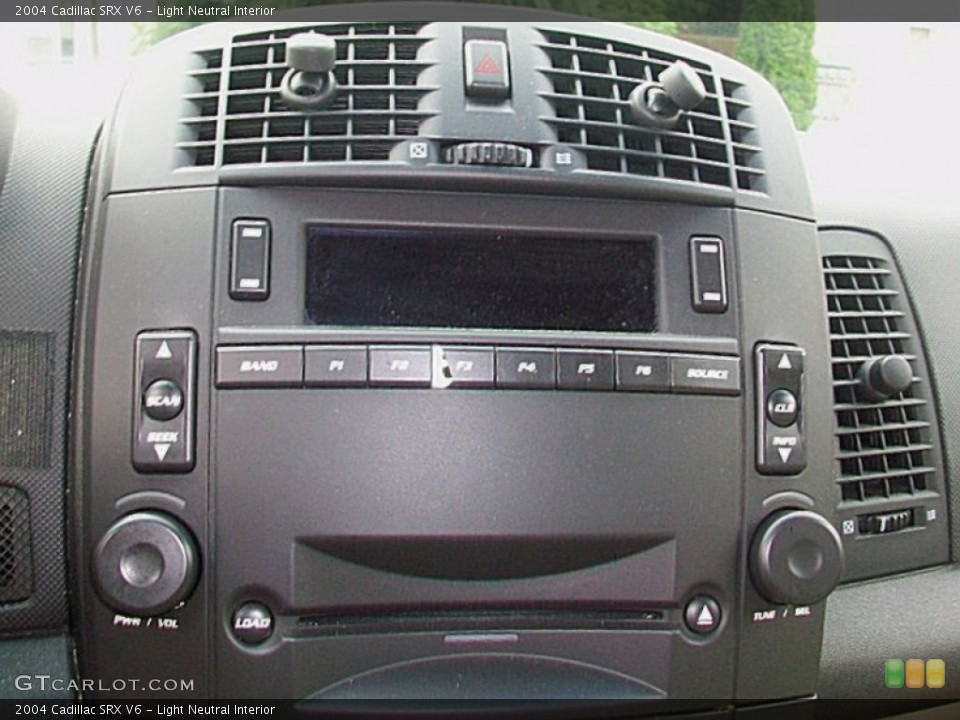 Light Neutral Interior Controls for the 2004 Cadillac SRX V6 #50786118