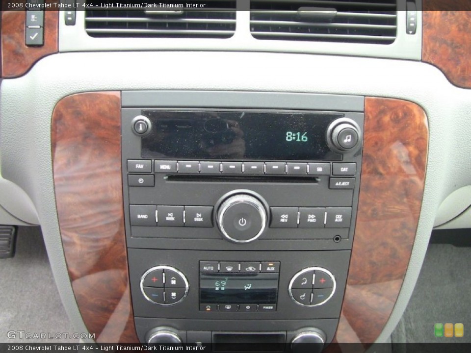 Light Titanium/Dark Titanium Interior Controls for the 2008 Chevrolet Tahoe LT 4x4 #50793852