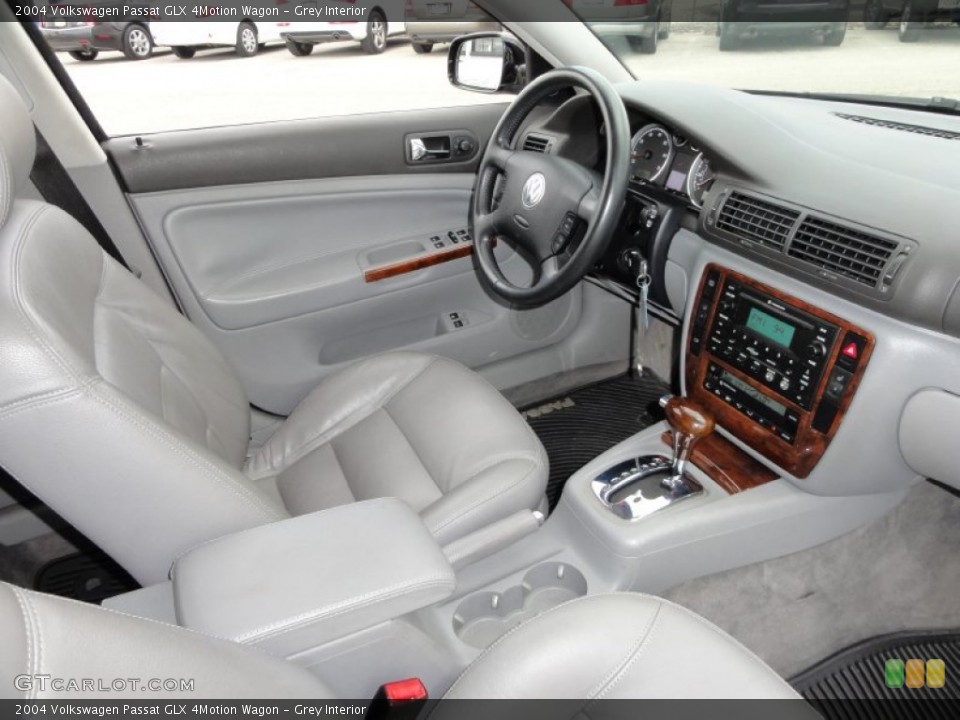 Grey Interior Photo for the 2004 Volkswagen Passat GLX 4Motion Wagon #50795343