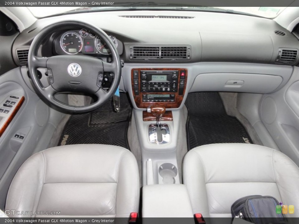 Grey Interior Dashboard for the 2004 Volkswagen Passat GLX 4Motion Wagon #50795496