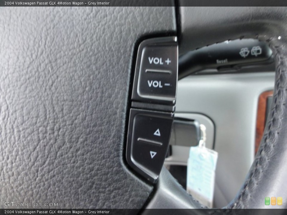 Grey Interior Controls for the 2004 Volkswagen Passat GLX 4Motion Wagon #50795928