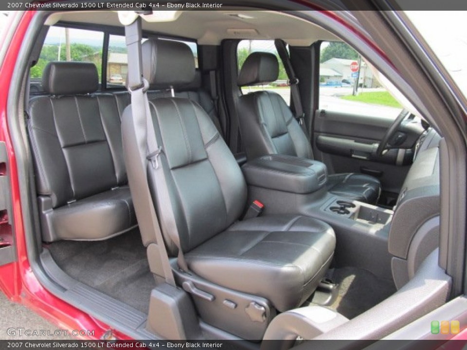 Ebony Black Interior Photo for the 2007 Chevrolet Silverado 1500 LT Extended Cab 4x4 #50796174