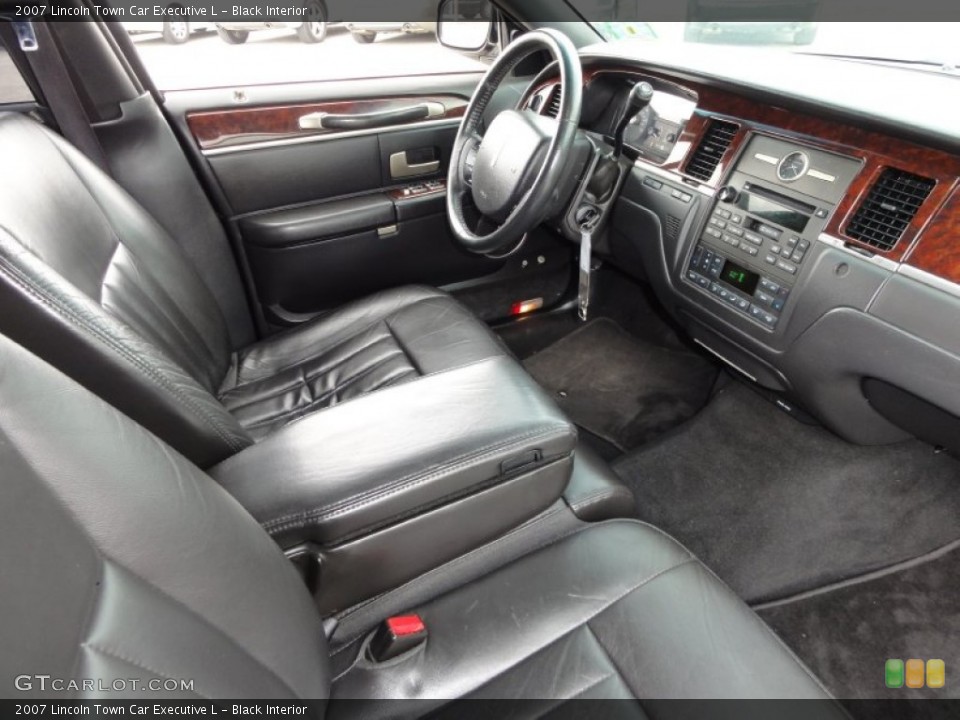 Black Interior Photo for the 2007 Lincoln Town Car Executive L #50796273