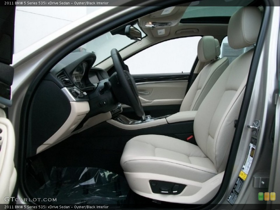 Oyster/Black Interior Photo for the 2011 BMW 5 Series 535i xDrive Sedan #50809851