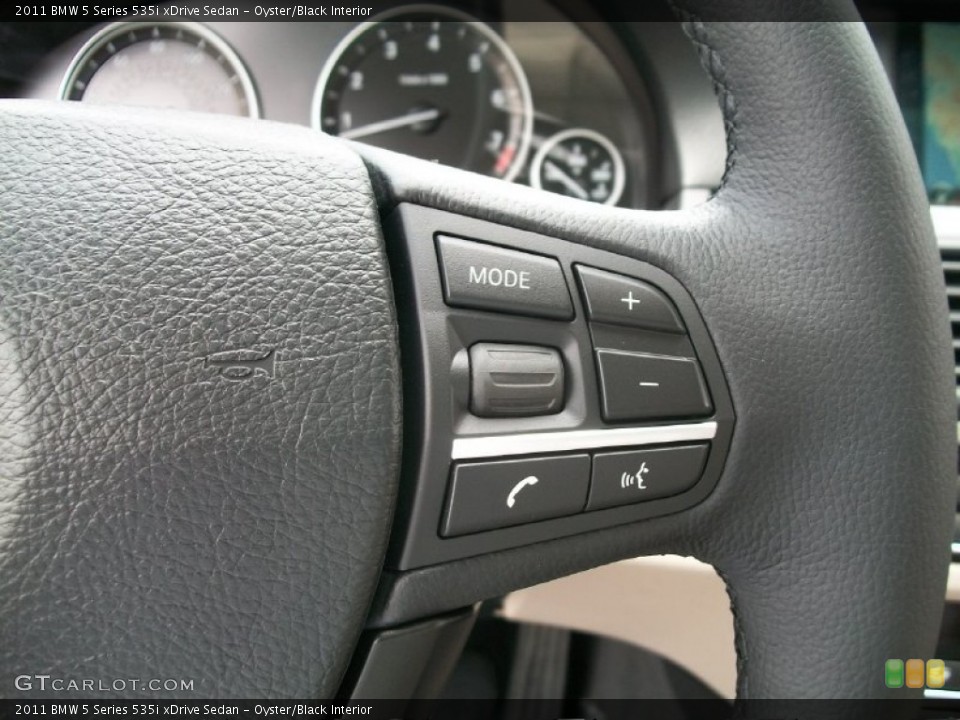 Oyster/Black Interior Controls for the 2011 BMW 5 Series 535i xDrive Sedan #50809902