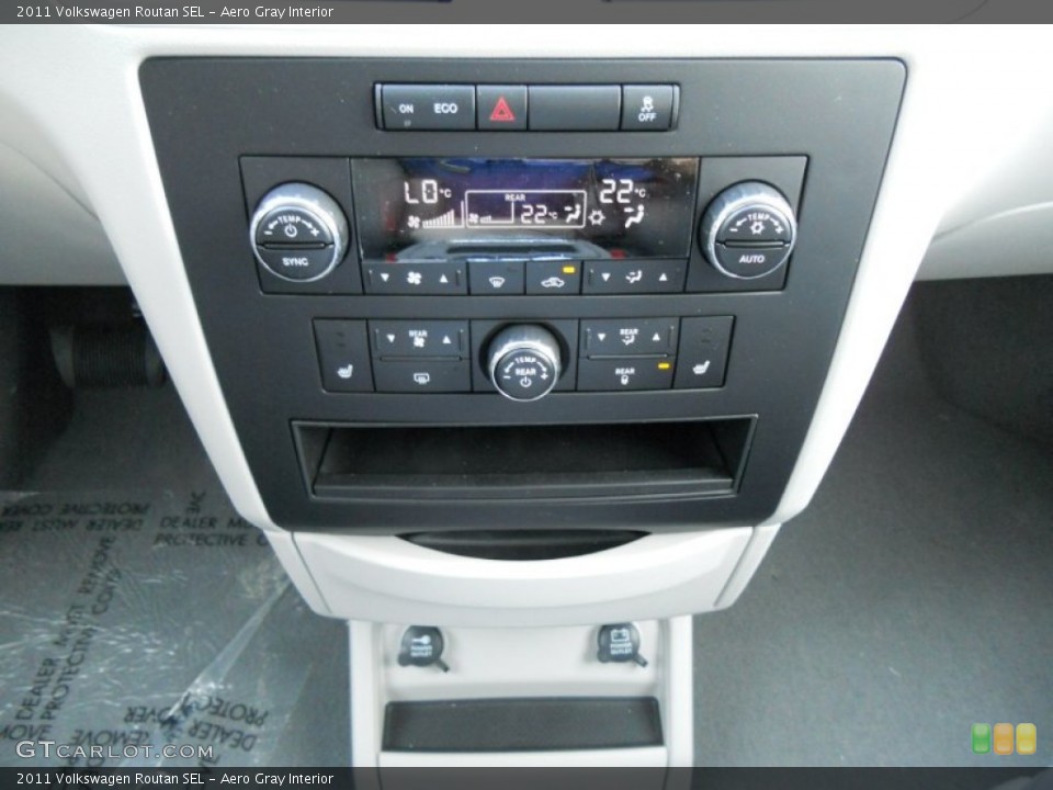 Aero Gray Interior Controls for the 2011 Volkswagen Routan SEL #50810874