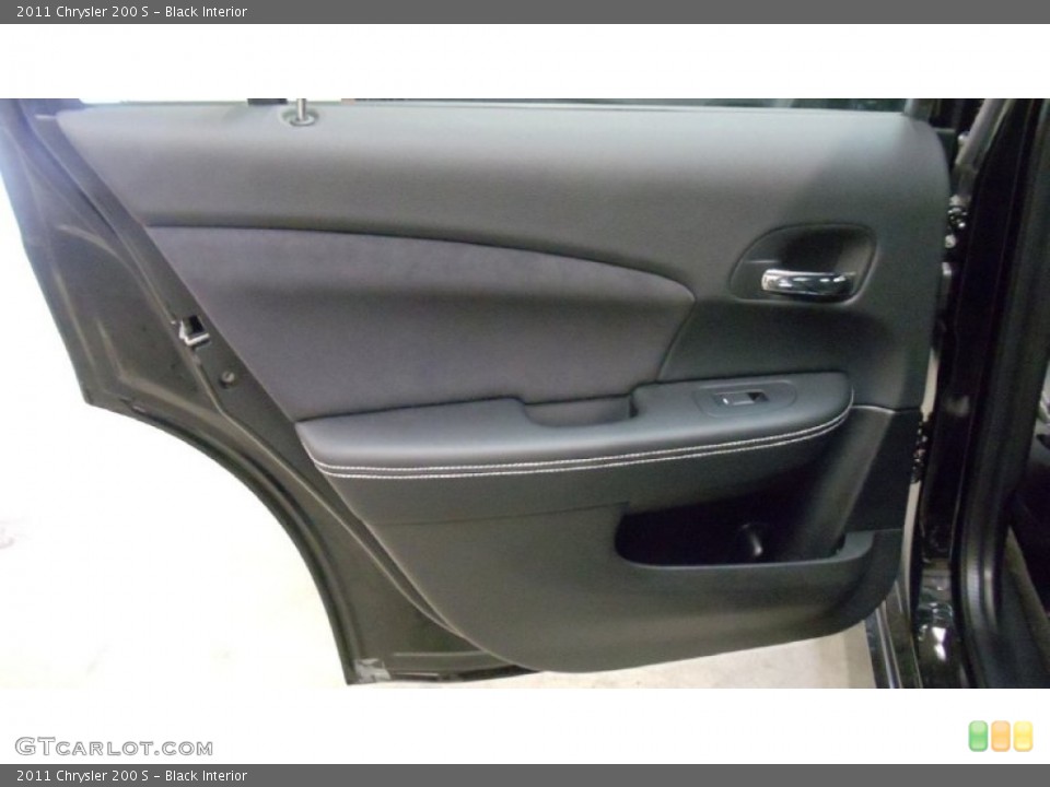 Black Interior Door Panel for the 2011 Chrysler 200 S #50814096