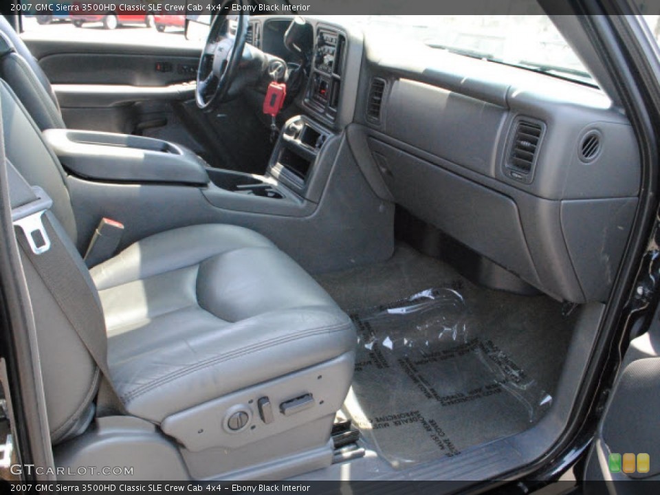 Ebony Black Interior Photo for the 2007 GMC Sierra 3500HD Classic SLE Crew Cab 4x4 #50820483