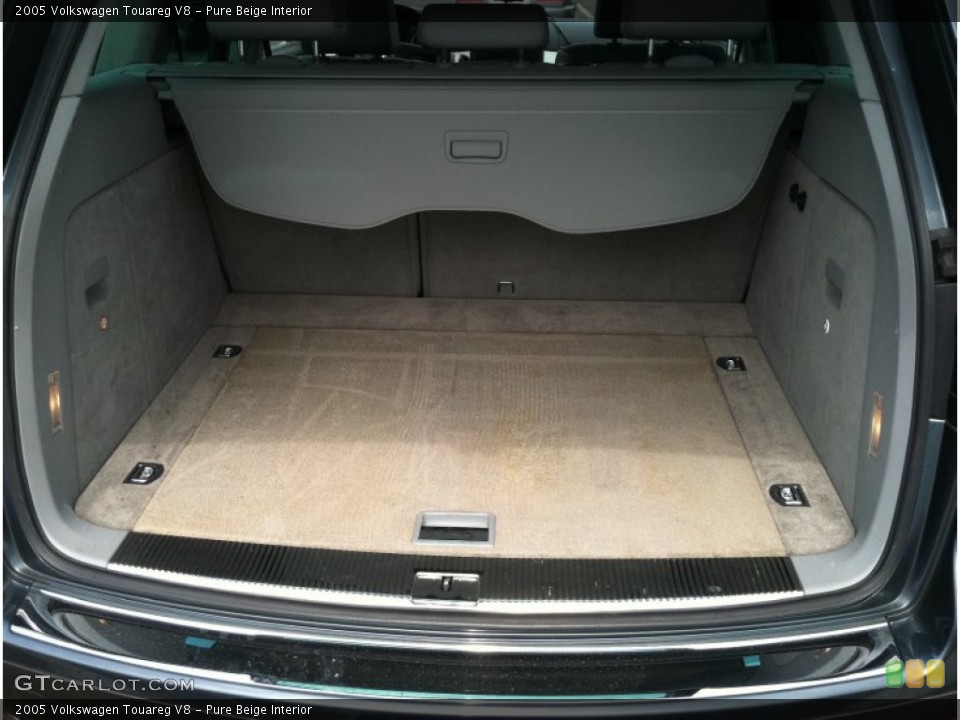 Pure Beige Interior Trunk for the 2005 Volkswagen Touareg V8 #50822061