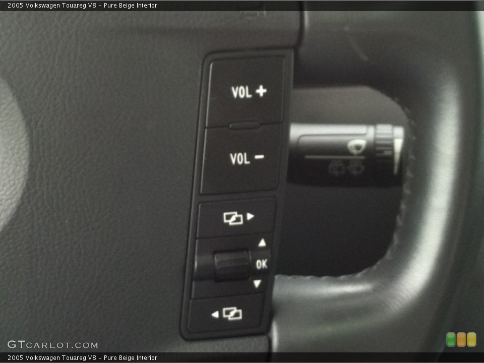 Pure Beige Interior Controls for the 2005 Volkswagen Touareg V8 #50822310