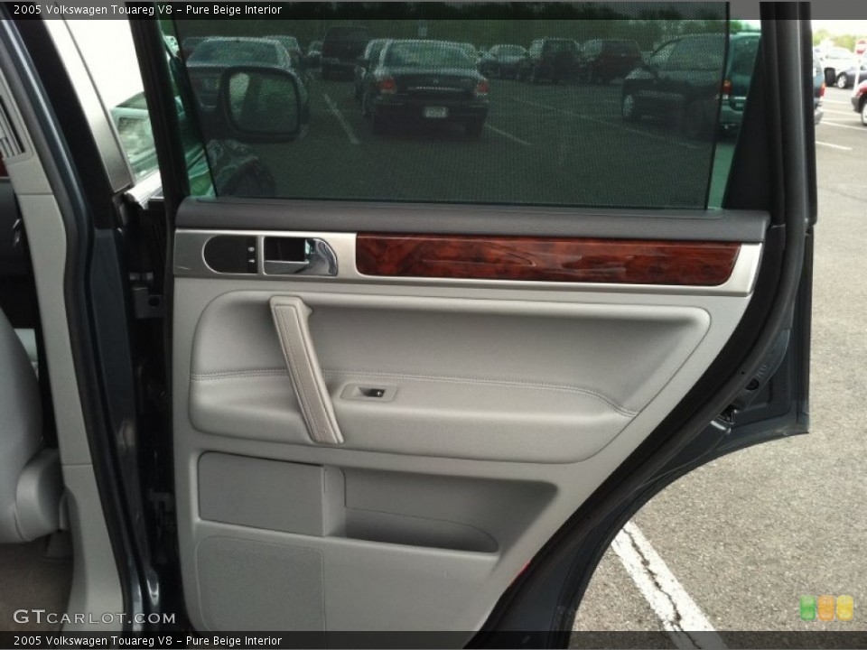 Pure Beige Interior Door Panel for the 2005 Volkswagen Touareg V8 #50822511