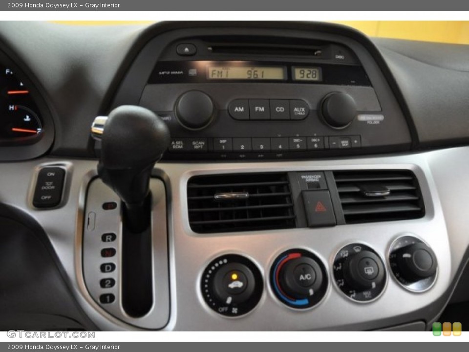 Gray Interior Controls for the 2009 Honda Odyssey LX #50825985