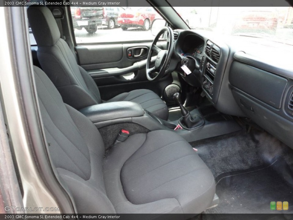 Medium Gray Interior Photo for the 2003 GMC Sonoma SL Extended Cab 4x4 #50829540