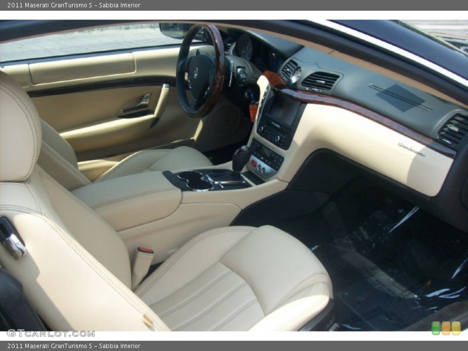 Sabbia Interior Photo for the 2011 Maserati GranTurismo S #50839338
